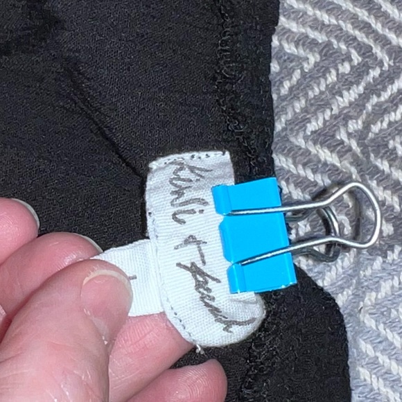 Kiwi Punch Black Short Sleeve Crop Blouse - Picture 6 of 9